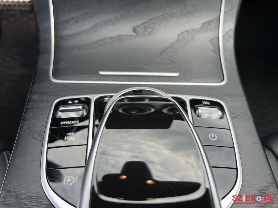 2017' Mercedes-Benz C-Class photo #4