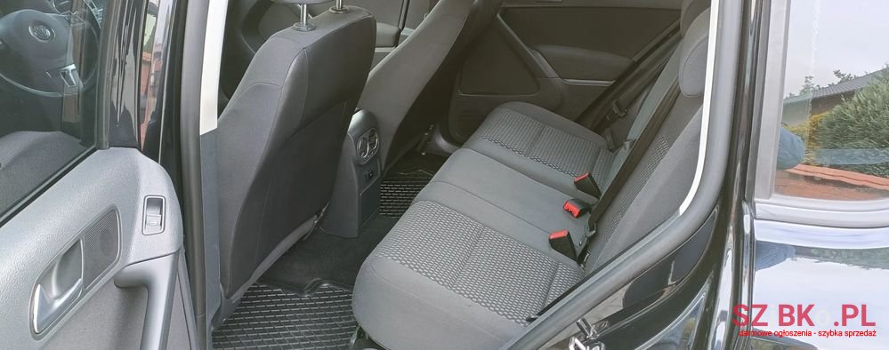 2011' Volkswagen Tiguan photo #6