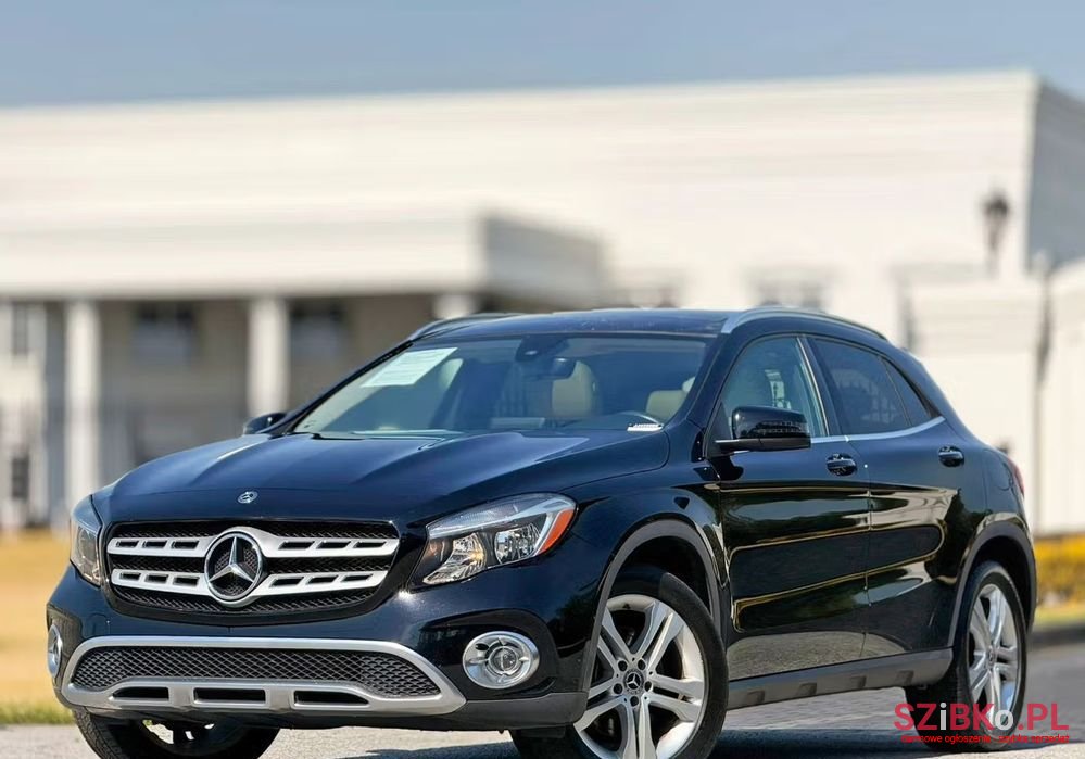 2018' Mercedes-Benz GLA 250 7G-Dct photo #4