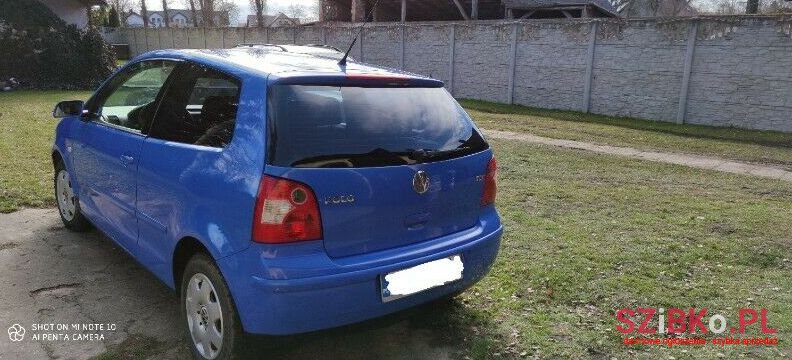 2002' Volkswagen Polo photo #3