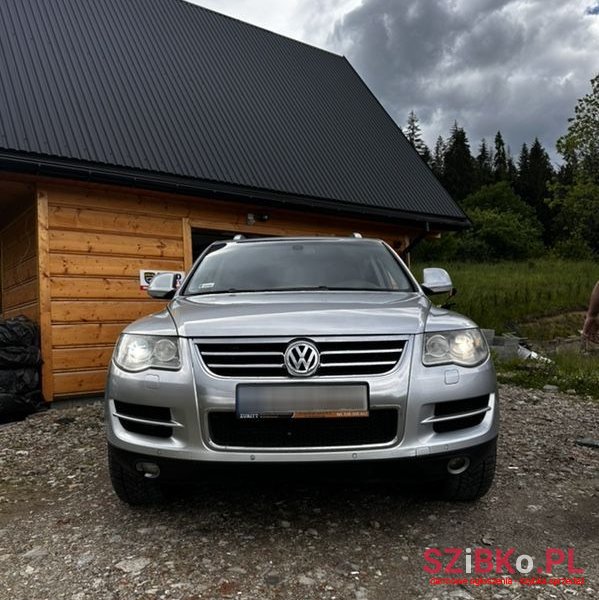 2008' Volkswagen Touareg photo #3