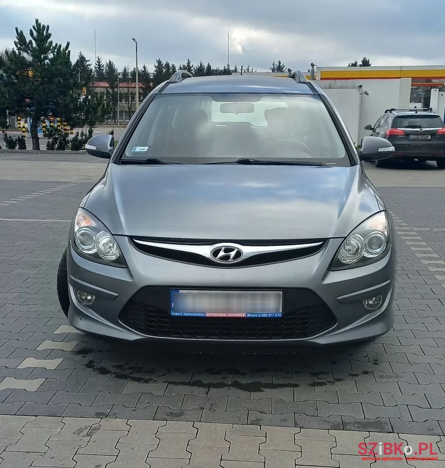 2011' Hyundai i30 1.6 Crdi Comfort photo #3