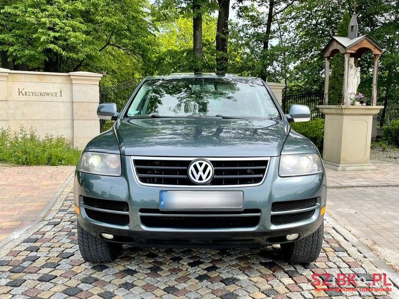 2004' Volkswagen Touareg photo #2