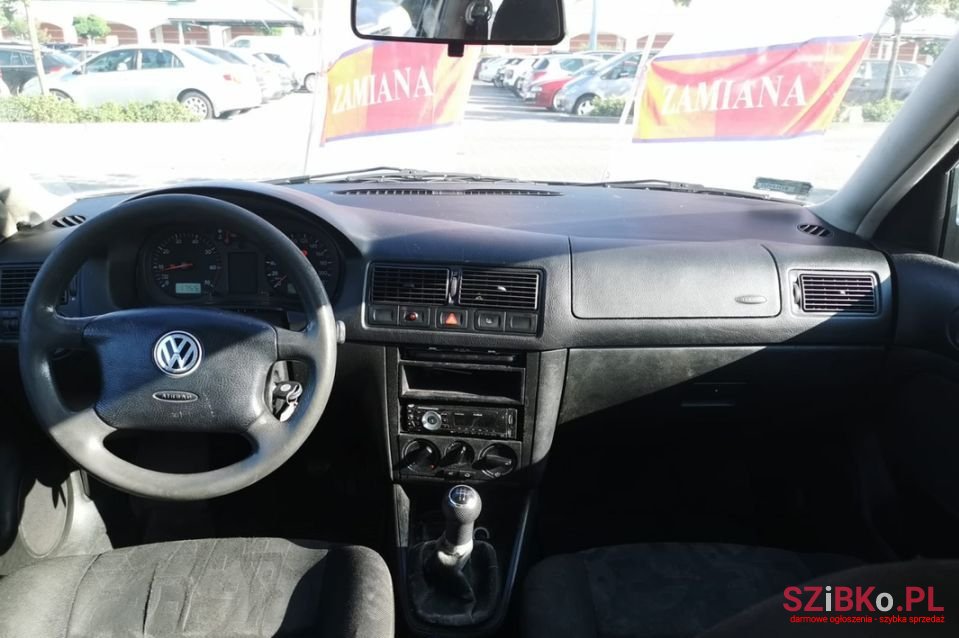 1999' Volkswagen Golf photo #5
