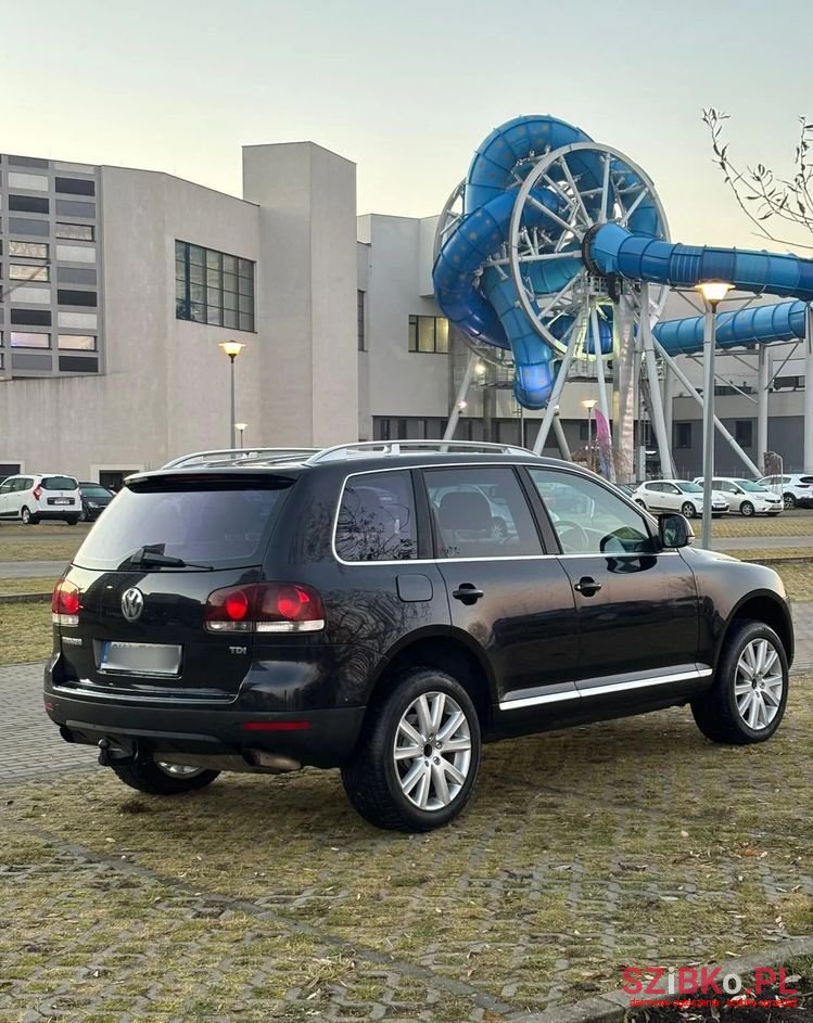 2007' Volkswagen Touareg photo #3