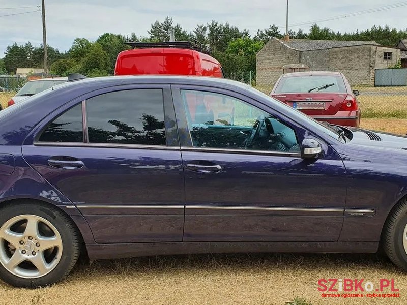 2002' Mercedes-Benz C-Class photo #4