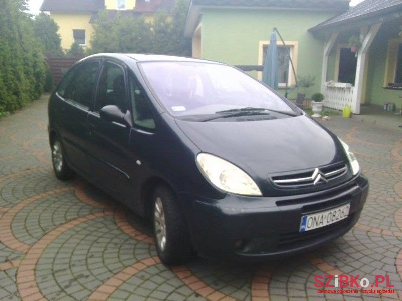 2004' Citroen Xsara Picasso photo #1