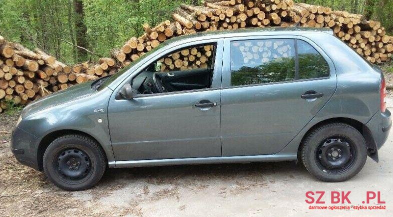 2004' Skoda Fabia photo #1