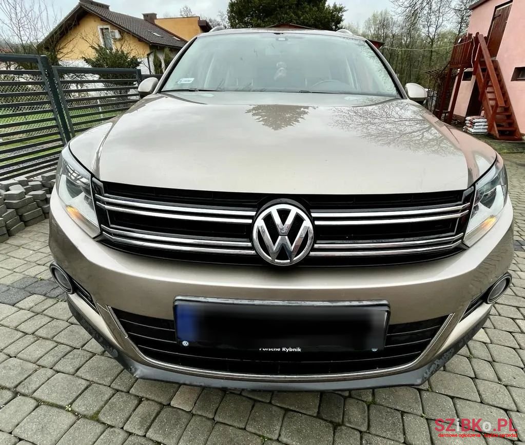 2012' Volkswagen Tiguan photo #4