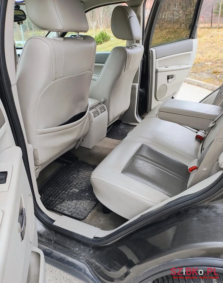 2005' Jeep Grand Cherokee photo #3