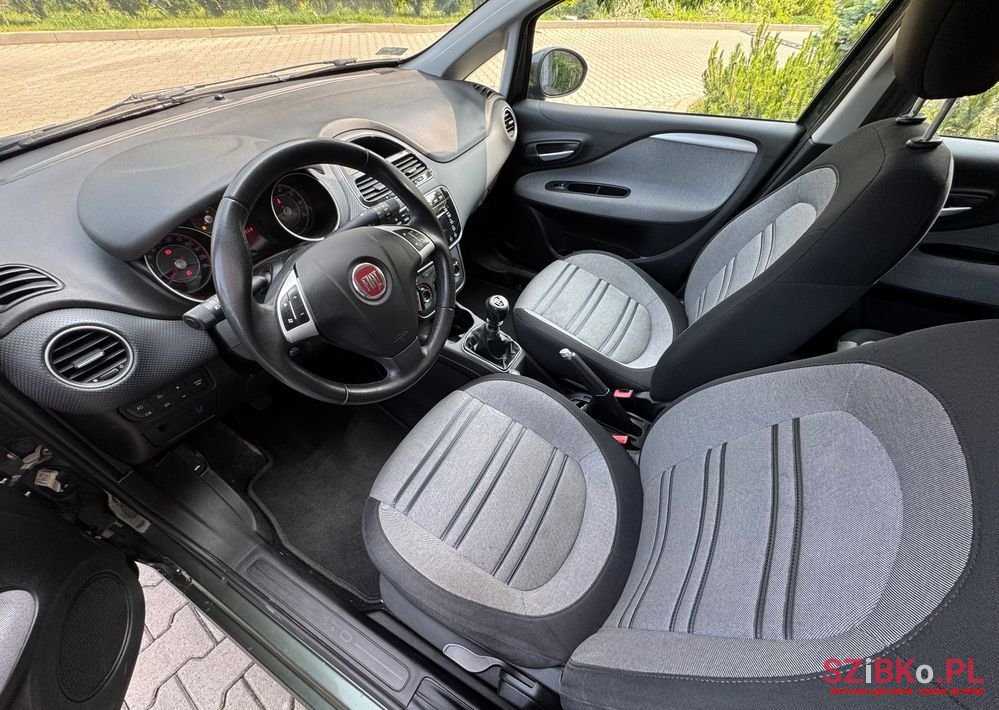 2010' Fiat Punto Evo photo #6