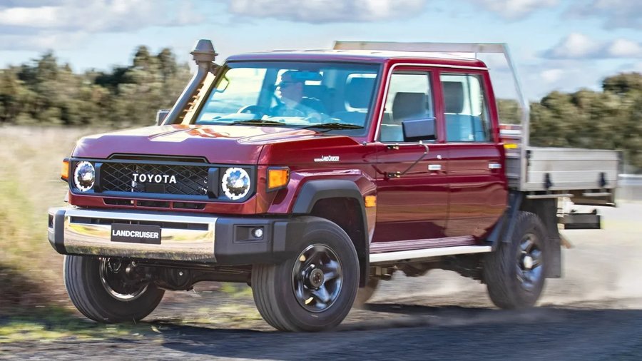 Dead: Toyota Land Cruiser With V-8 Engine