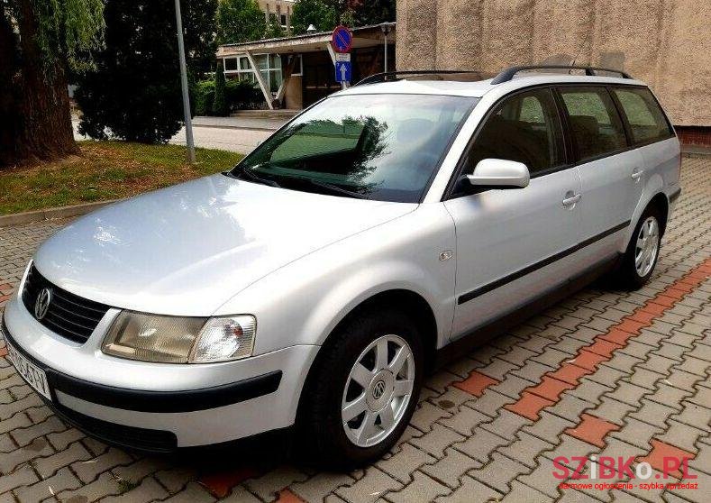 2000' Volkswagen Passat photo #1