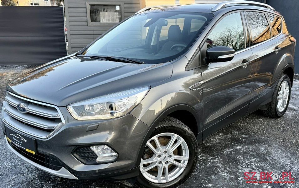 2019' Ford Kuga 2.0 Tdci 4X2 Titanium photo #1