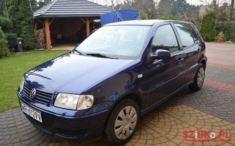 2001' Volkswagen Polo photo #2