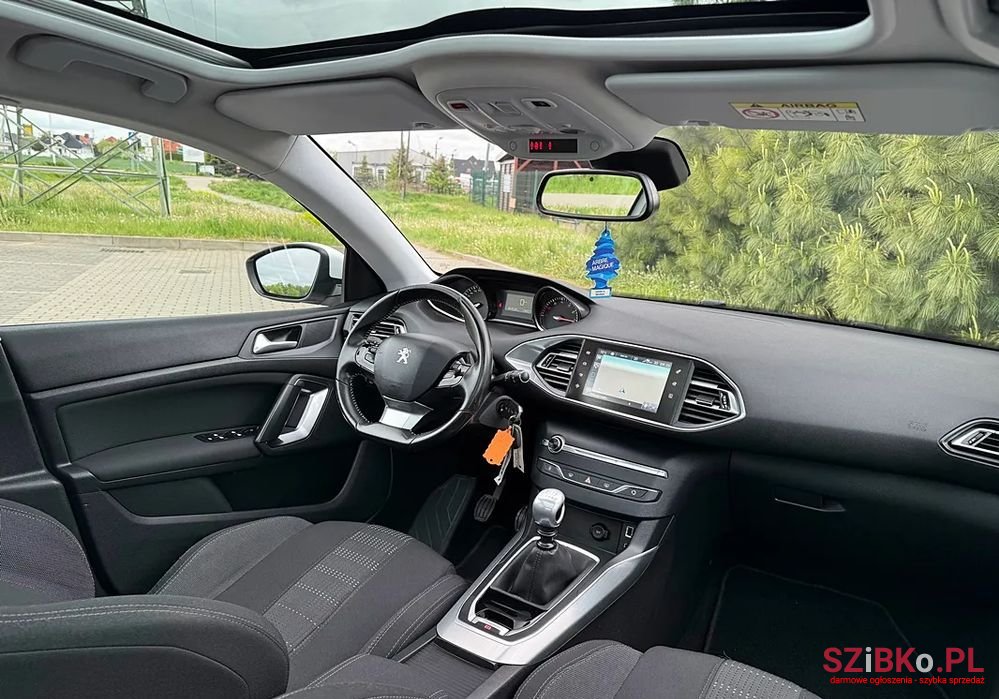 2016' Peugeot 308 photo #3