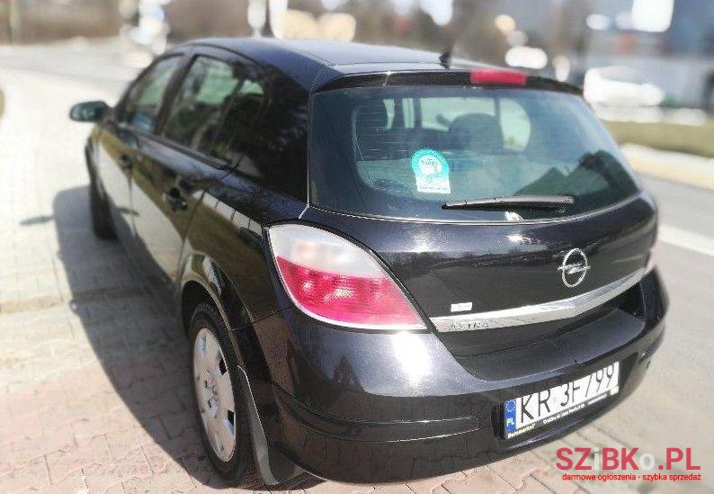 2005' Opel Astra photo #2