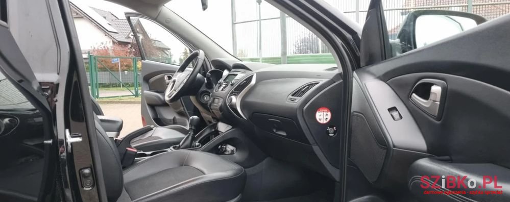 2012' Hyundai ix35 photo #6