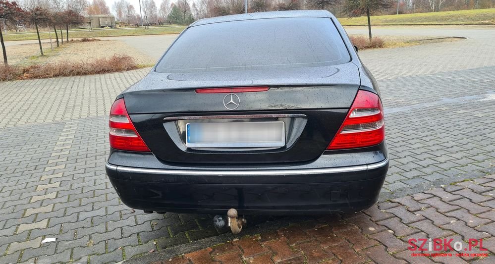 2004' Mercedes-Benz E-Class photo #6