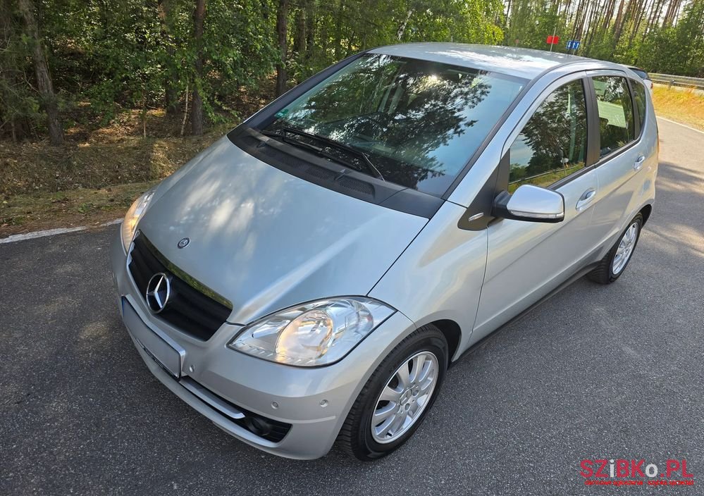 2010' Mercedes-Benz A-Class photo #2