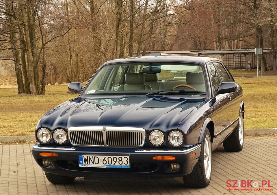 1999' Jaguar XJ photo #1