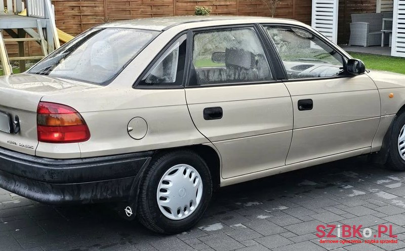 1999' Opel Astra 1.4 Base photo #3