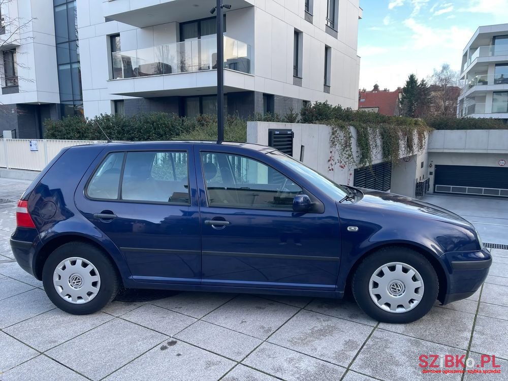 2003' Volkswagen Golf photo #6