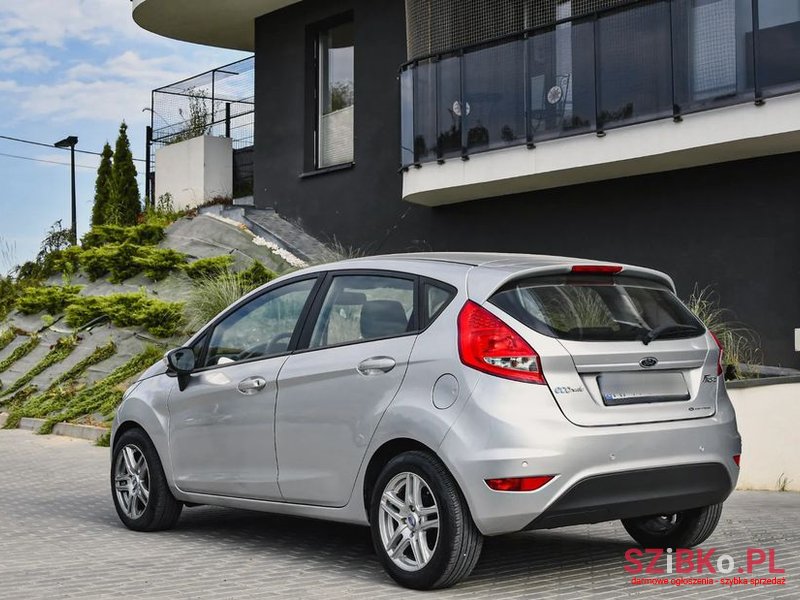 2010' Ford Fiesta 1.6 Tdci Dpf Titanium photo #4