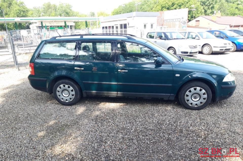 2001' Volkswagen Passat photo #2