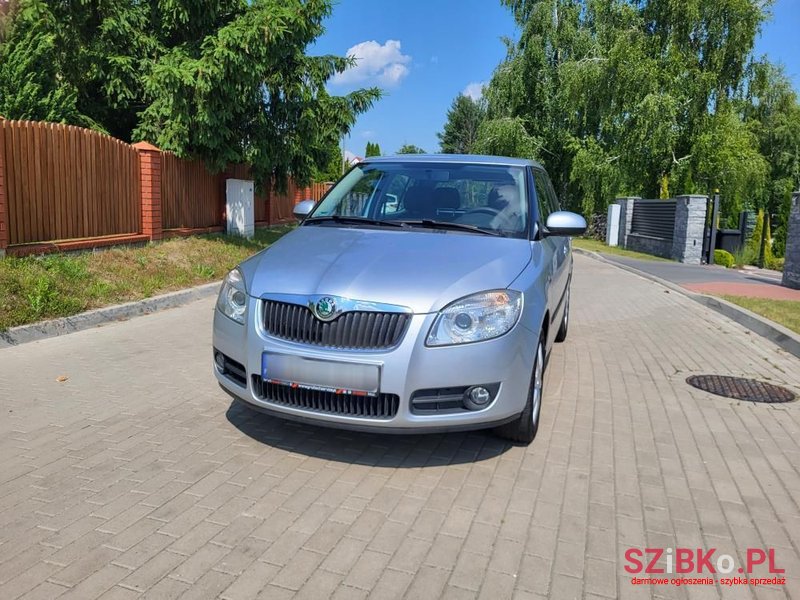 2008' Skoda Fabia photo #1