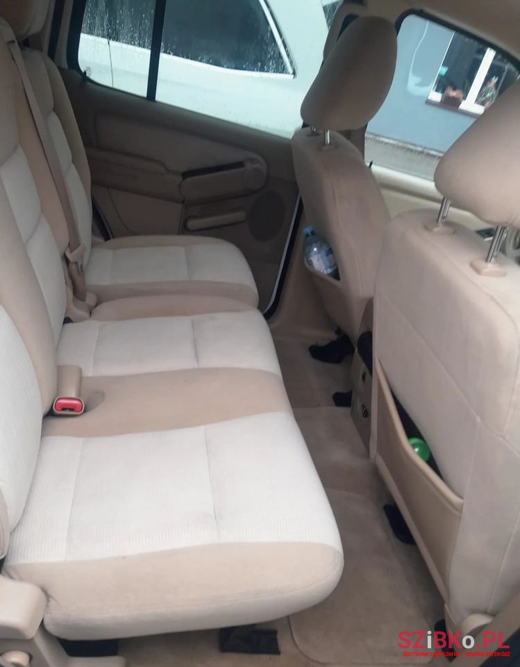 2010' Ford Explorer 4.6 4Wd photo #4