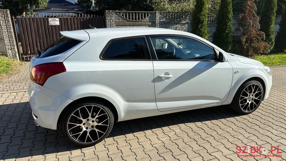 2012' Kia Proceed photo #4