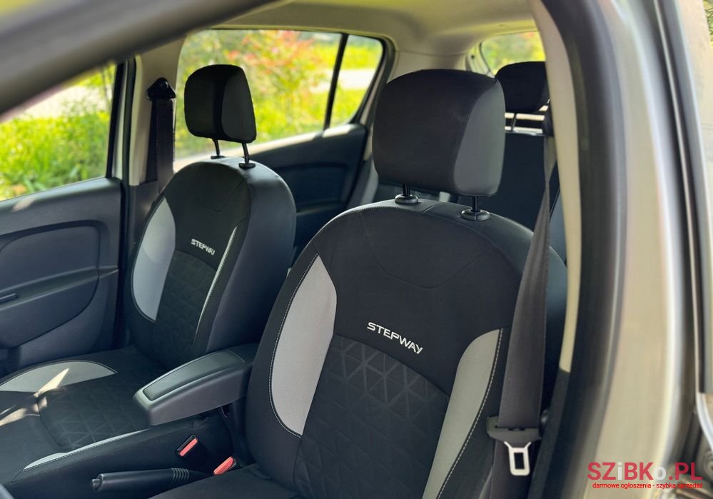 2013' Dacia Sandero Stepway photo #6