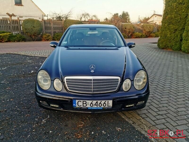 2004' Mercedes-Benz Klasa E photo #2