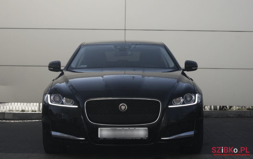 2018' Jaguar XF photo #2