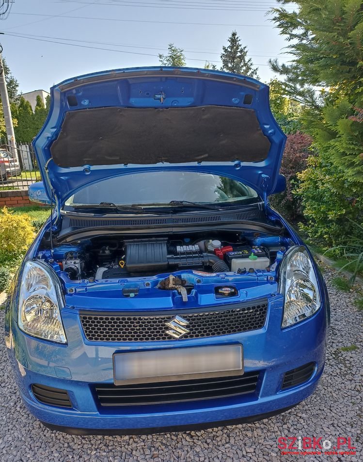2005' Suzuki Swift photo #4