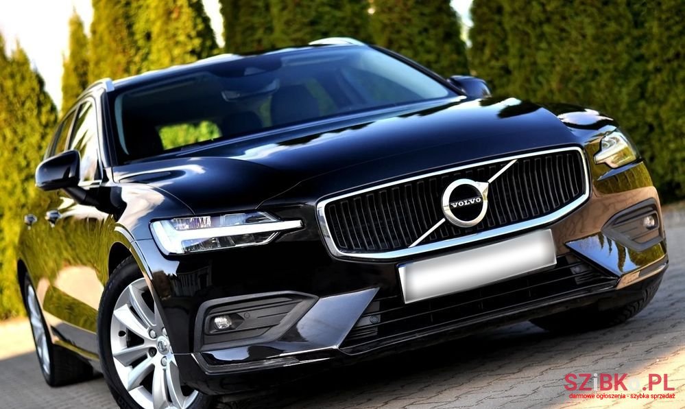 2021' Volvo V60 D3 photo #1