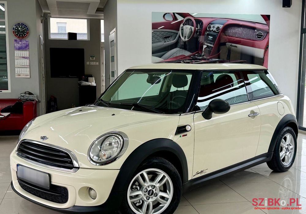 2010' MINI Cooper photo #2