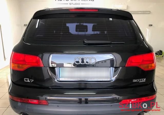 2007' Audi Q7 photo #5