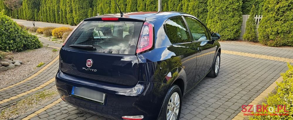 2012' Fiat Punto photo #4