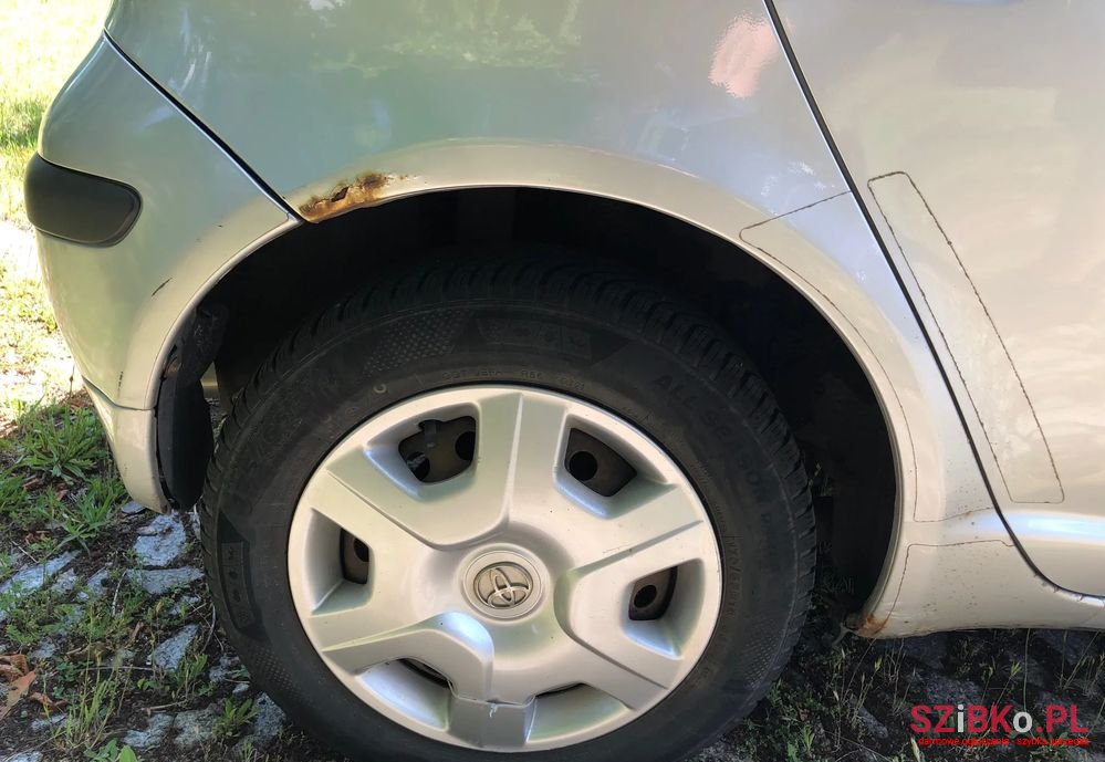 2004' Toyota Yaris photo #6