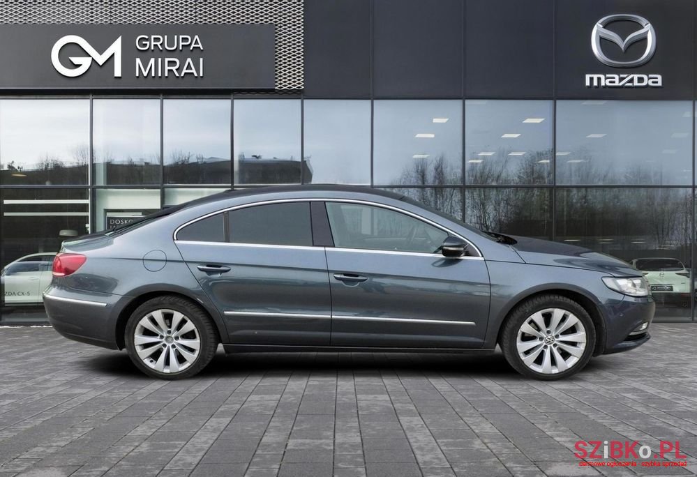 2012' Volkswagen Passat photo #6