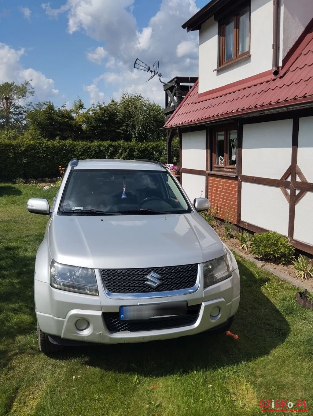 2009' Suzuki Grand Vitara photo #1