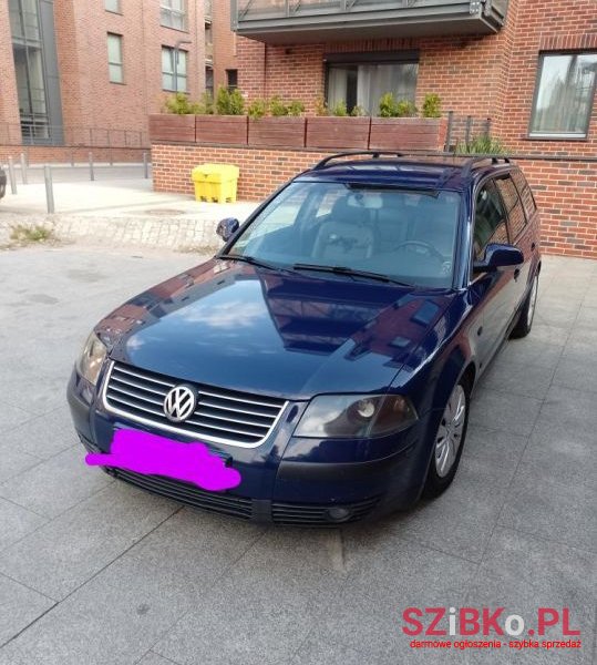 2001' Volkswagen Passat photo #1