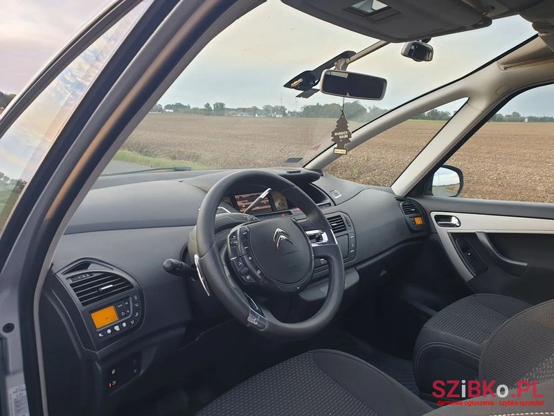 2011' Citroen C4 Picasso photo #4