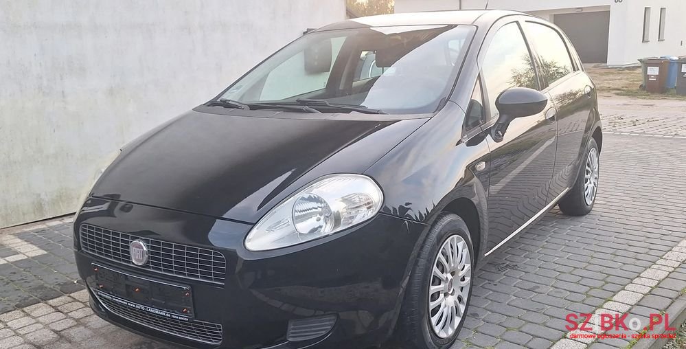 2009' Fiat Grande Punto photo #3