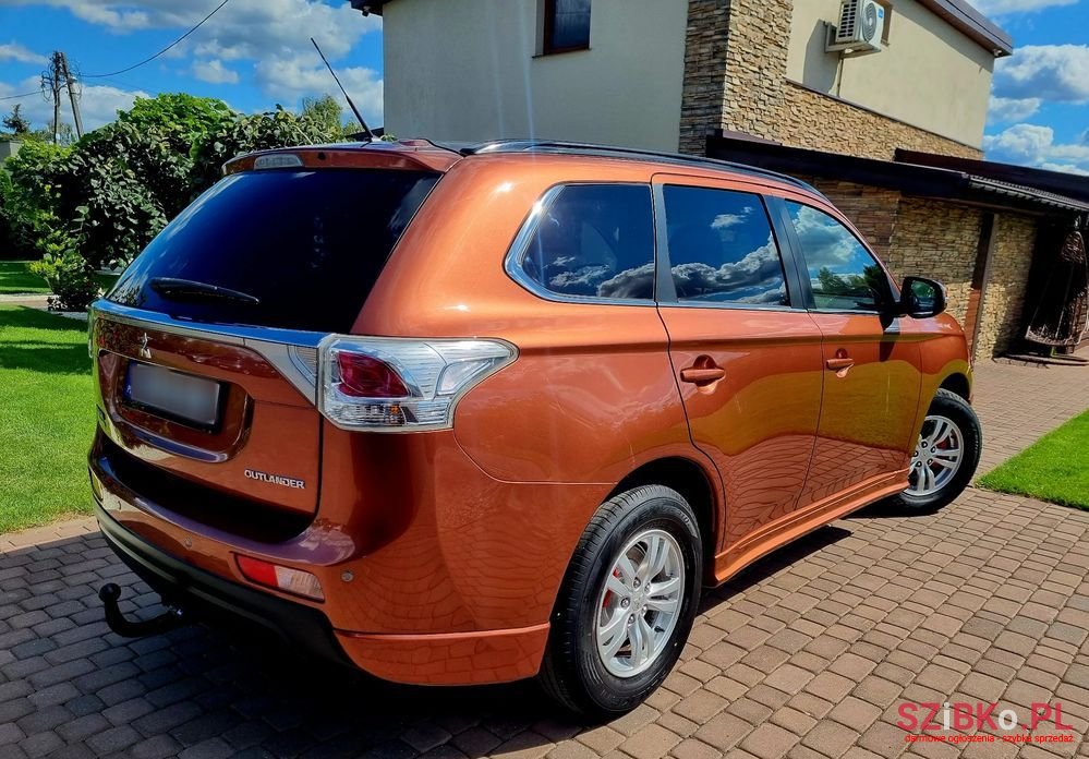 2013' Mitsubishi Outlander photo #5