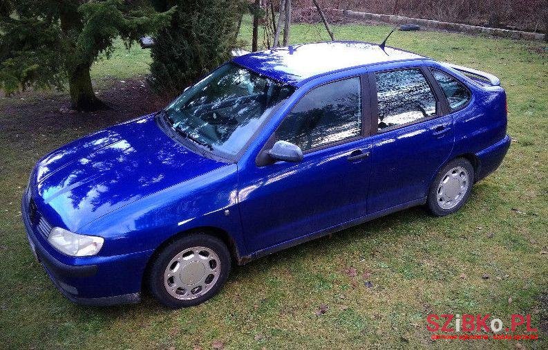 1999' SEAT Cordoba photo #1