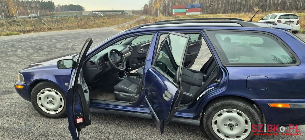 2003' Volvo V40 photo #5