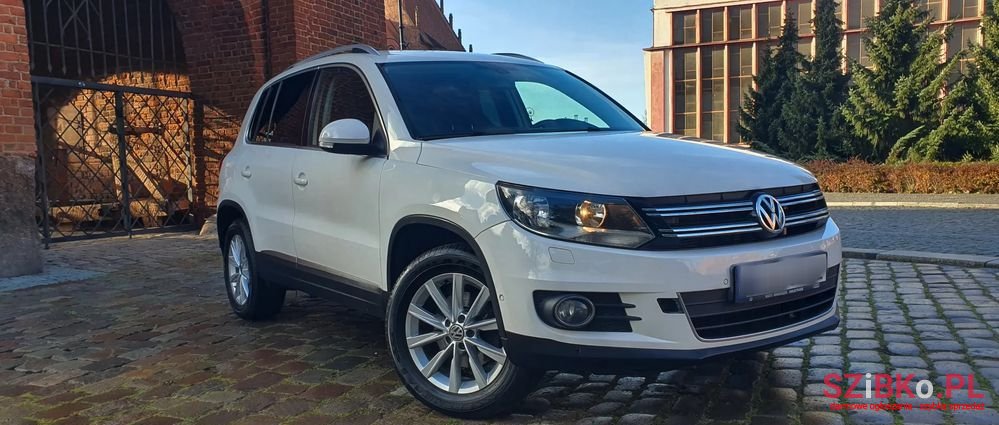 2011' Volkswagen Tiguan photo #3